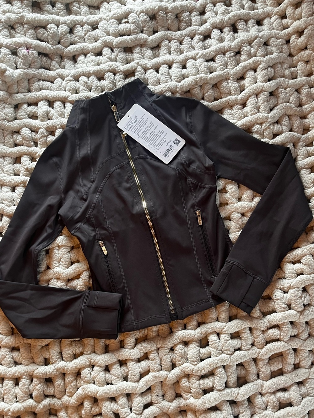 NWT Lululemon Nulu Cropped Define Jacket in a dark gray